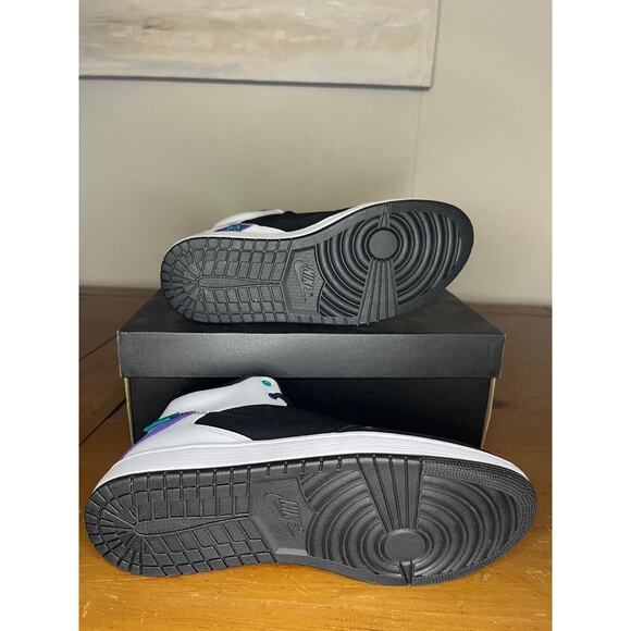 Jordan Fadeaway Black White AO1329 035